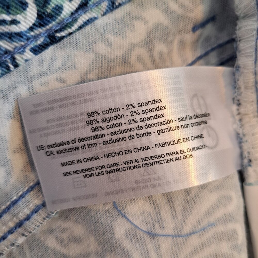NEW Gloria Vanderbilt Blue and White Print Amanda Capri Size 14 - Picture 9 of 9